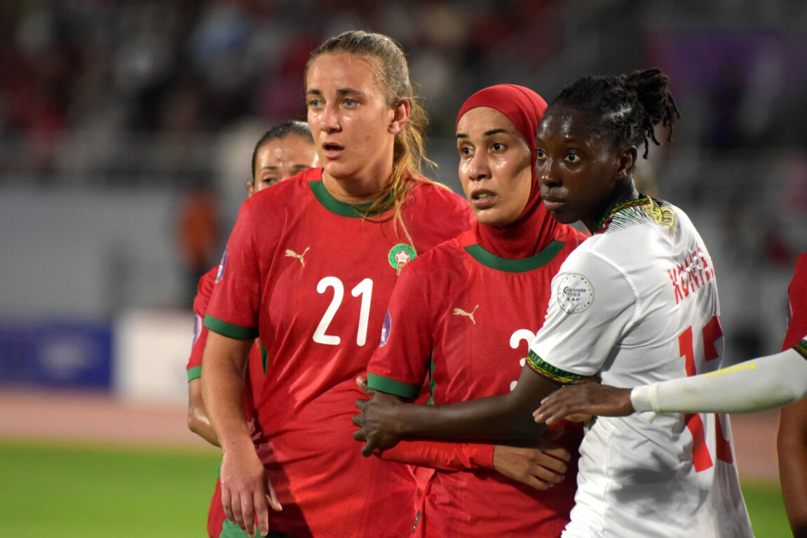 Kadidiatou Diabate van Mali en Nouhaila Benzina en Yasmin Mrabet van Marokko