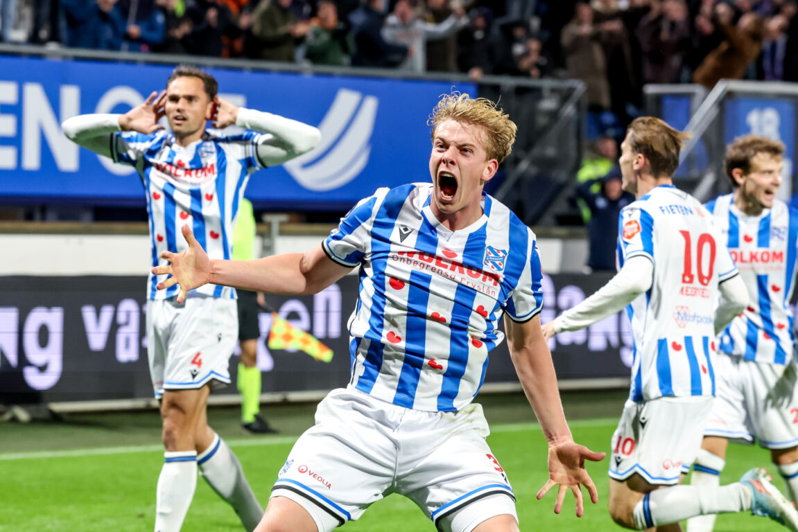 Maas Willemsen schreeuwt het uit na een treffer