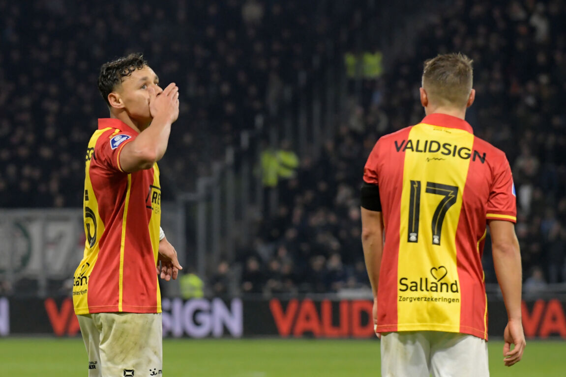 Dean James viert zijn doelpunt