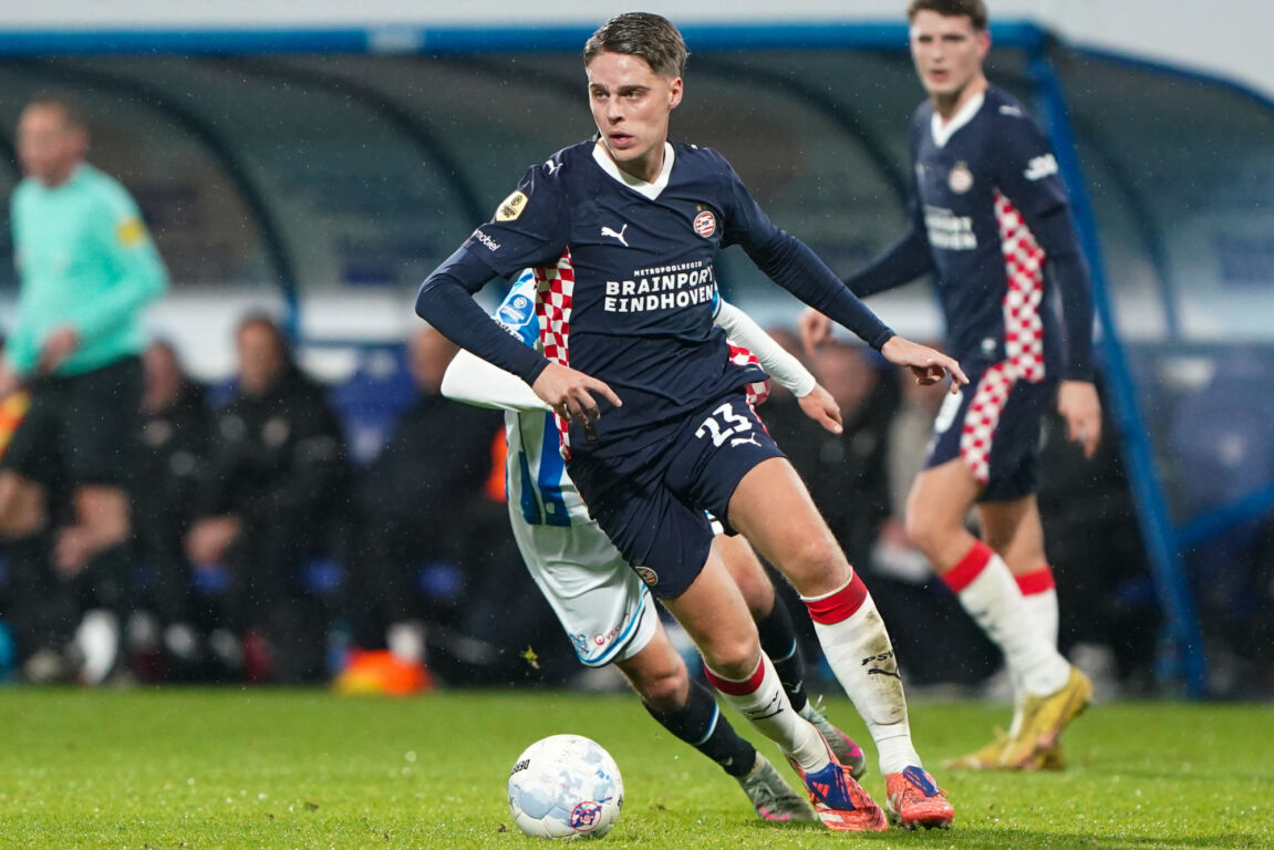 Joey Veerman aan de bal