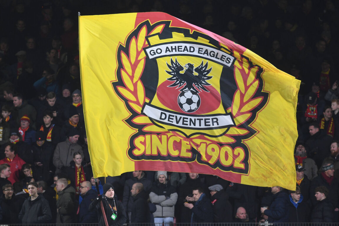 Go Ahead Eagles vlag