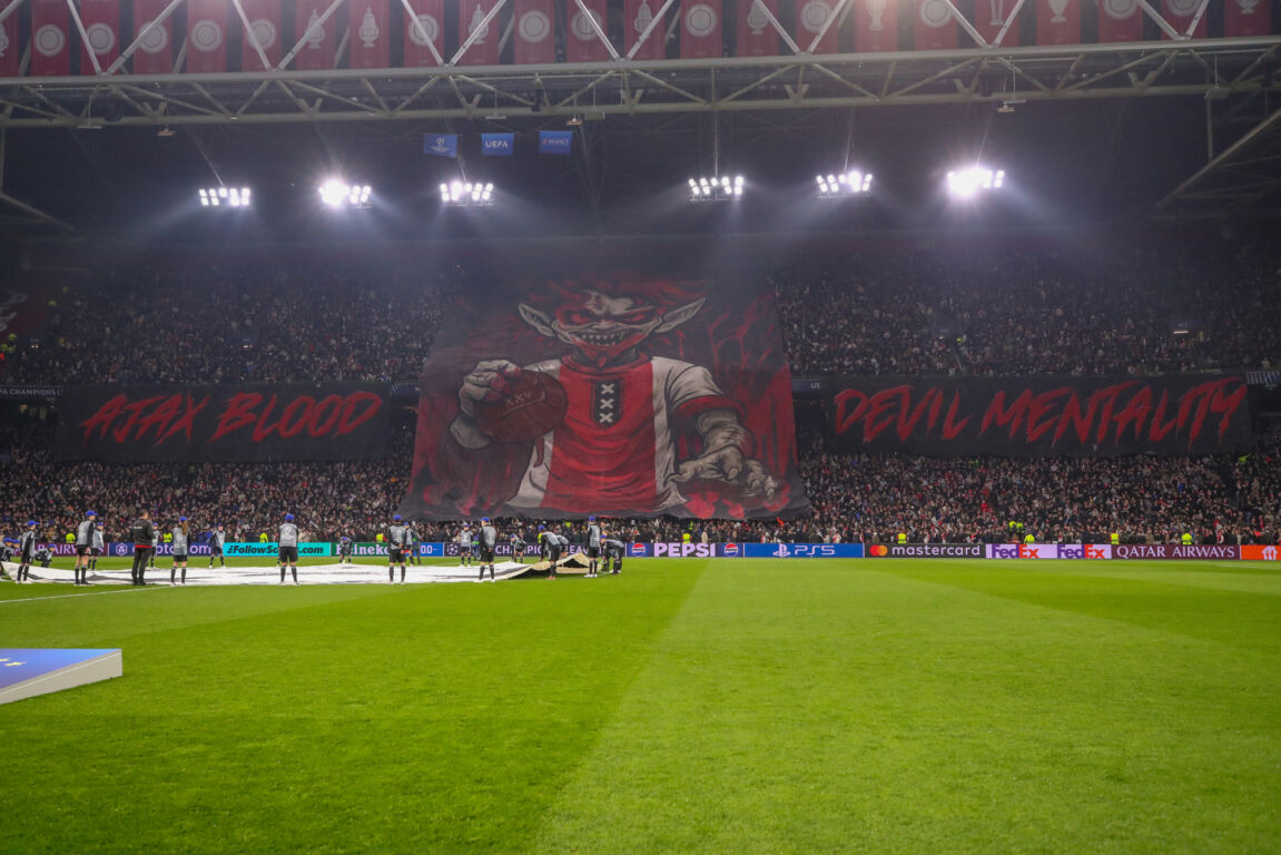 Een spandoek van Ajax