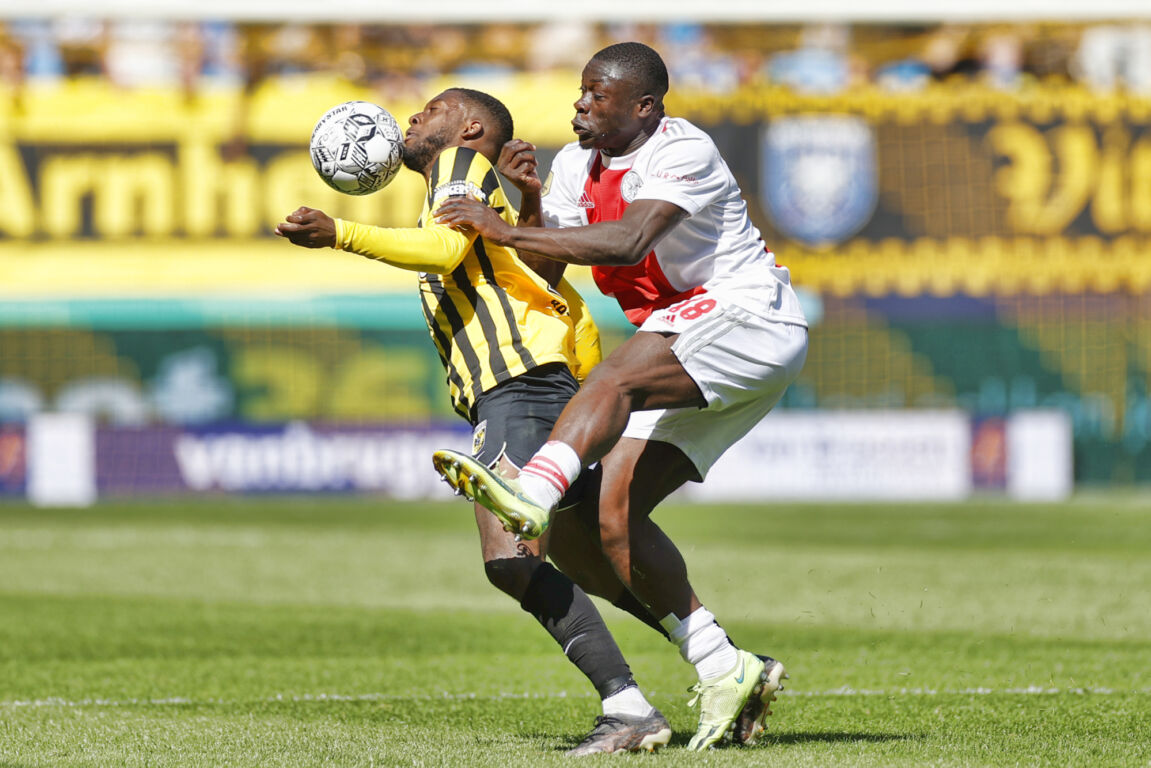 Brian Brobbey in duel