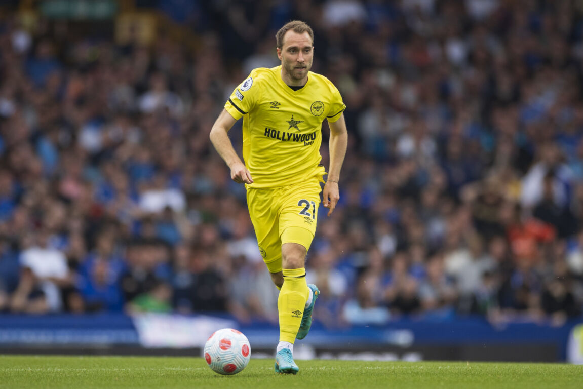 Christian Eriksen in actie namens Brentford