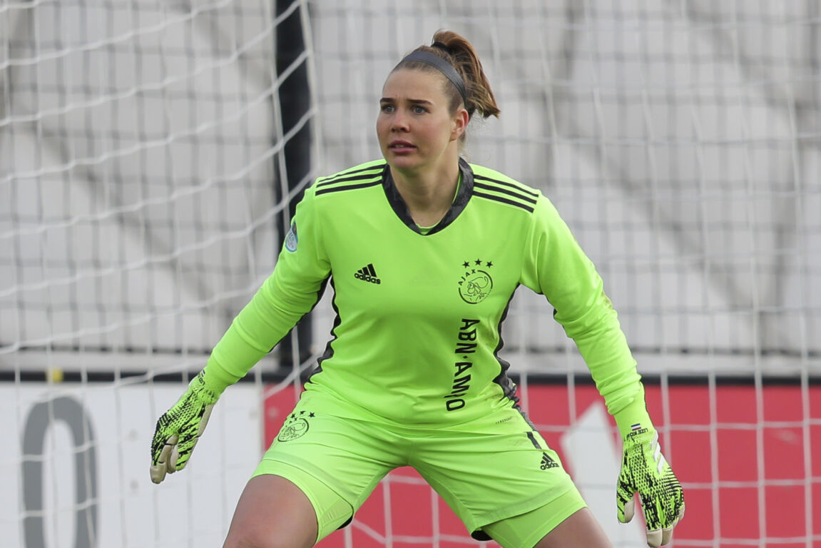 Lize Kop in het shirt van Ajax