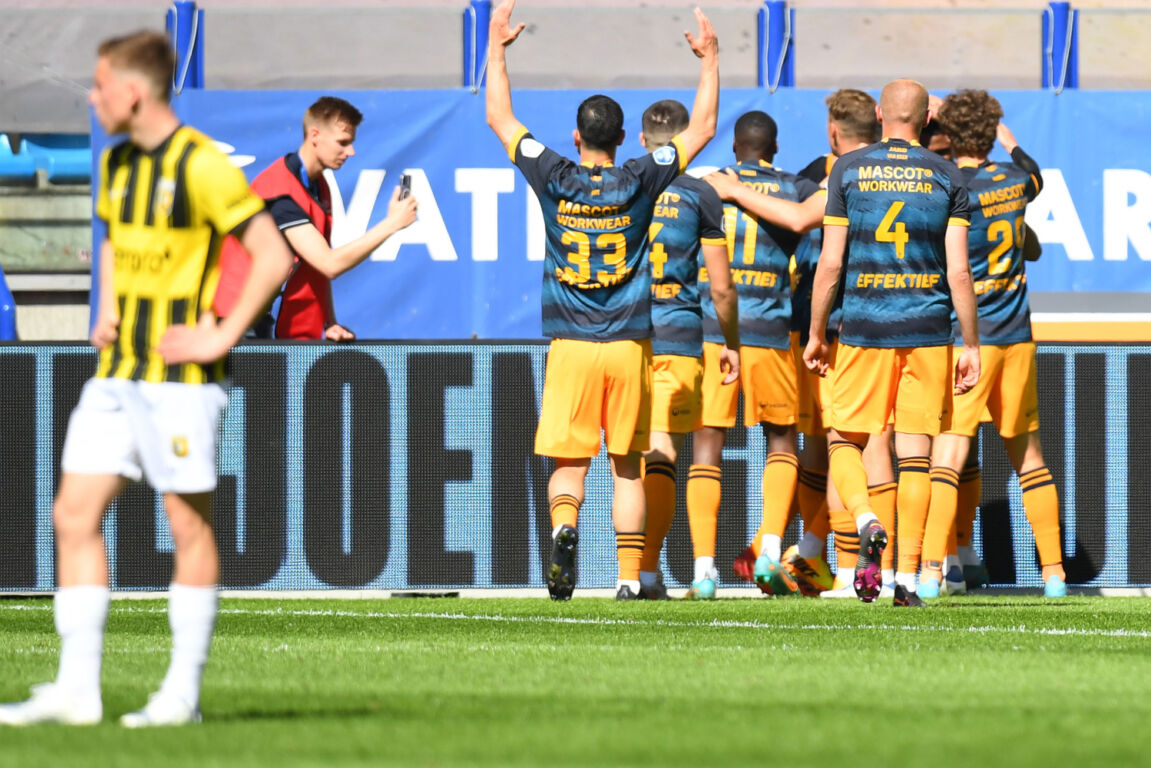Spelers van SC Heerenveen juichen