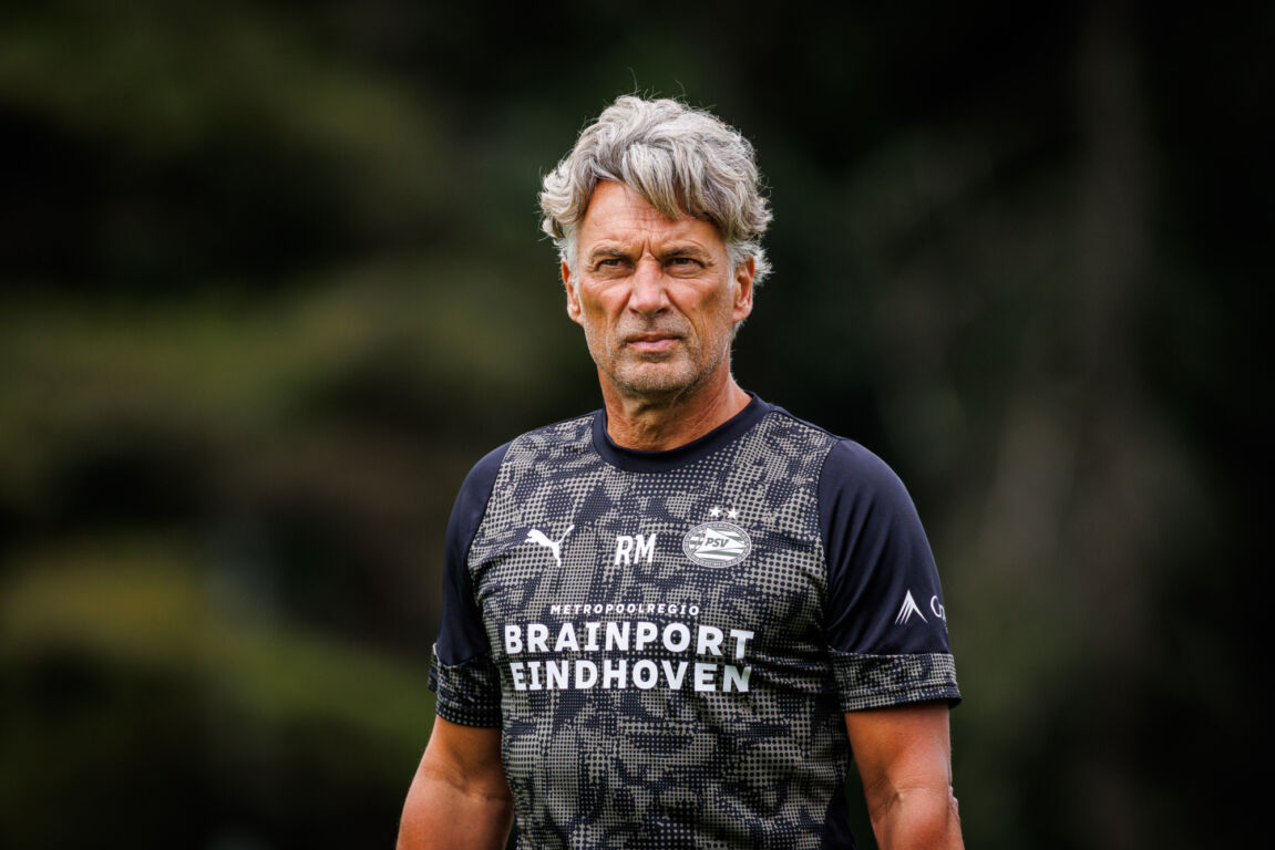 Rob Maas op de training van PSV