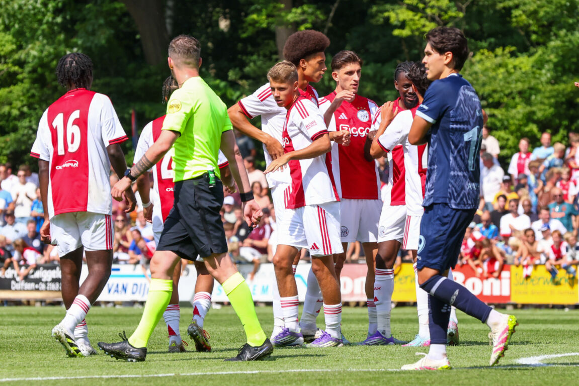 Ajax in de voorbereiding
