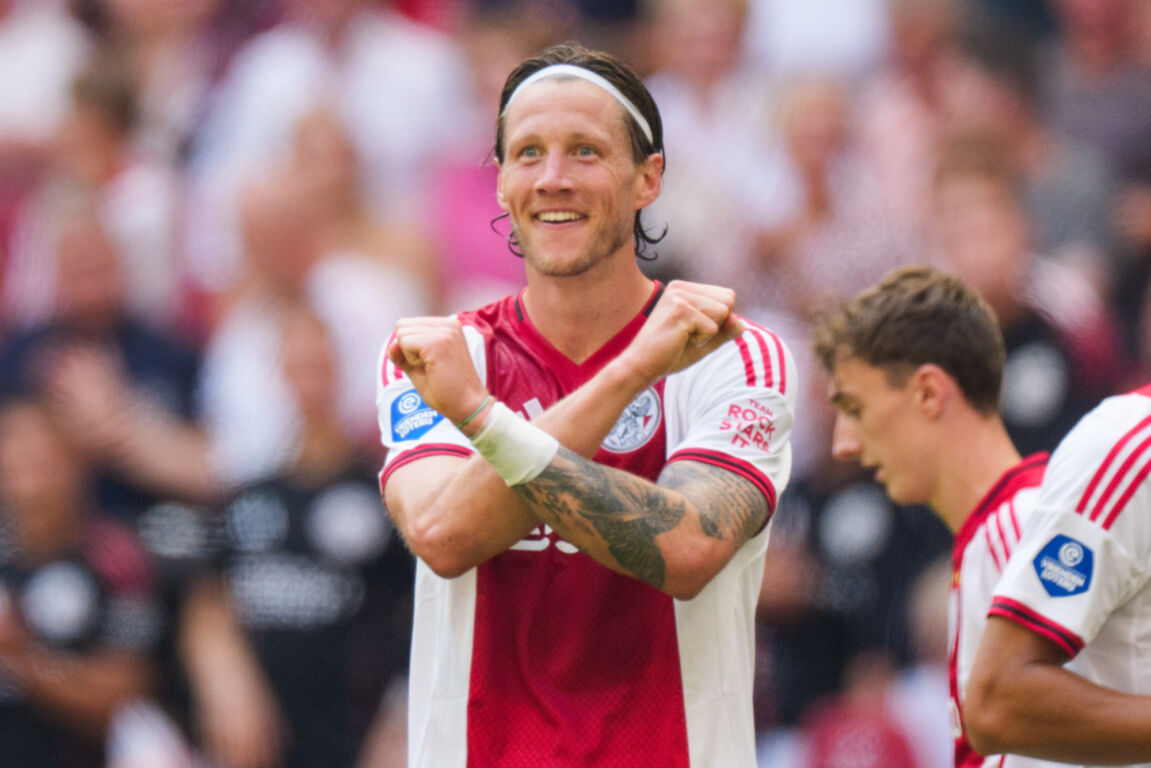 Wout Weghorst juicht