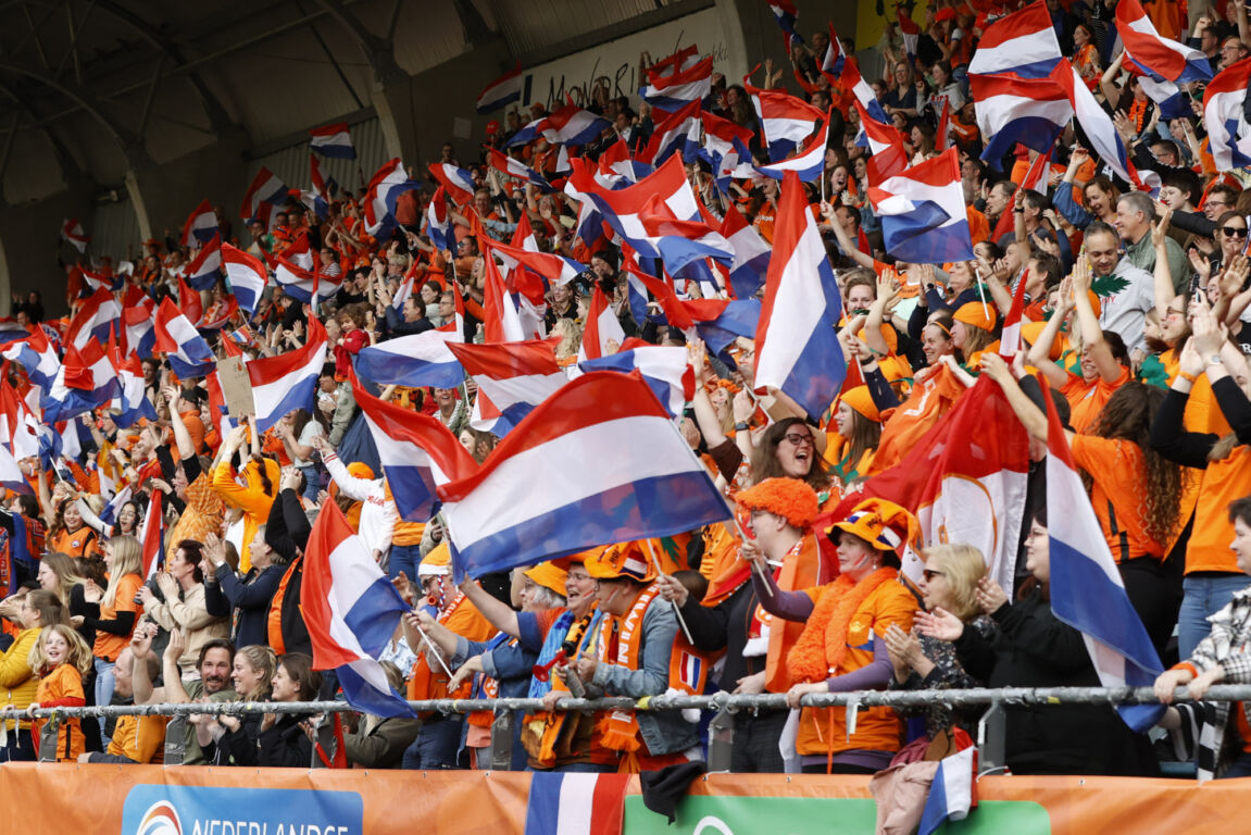 Fans van de OranjeLeeuwinnen