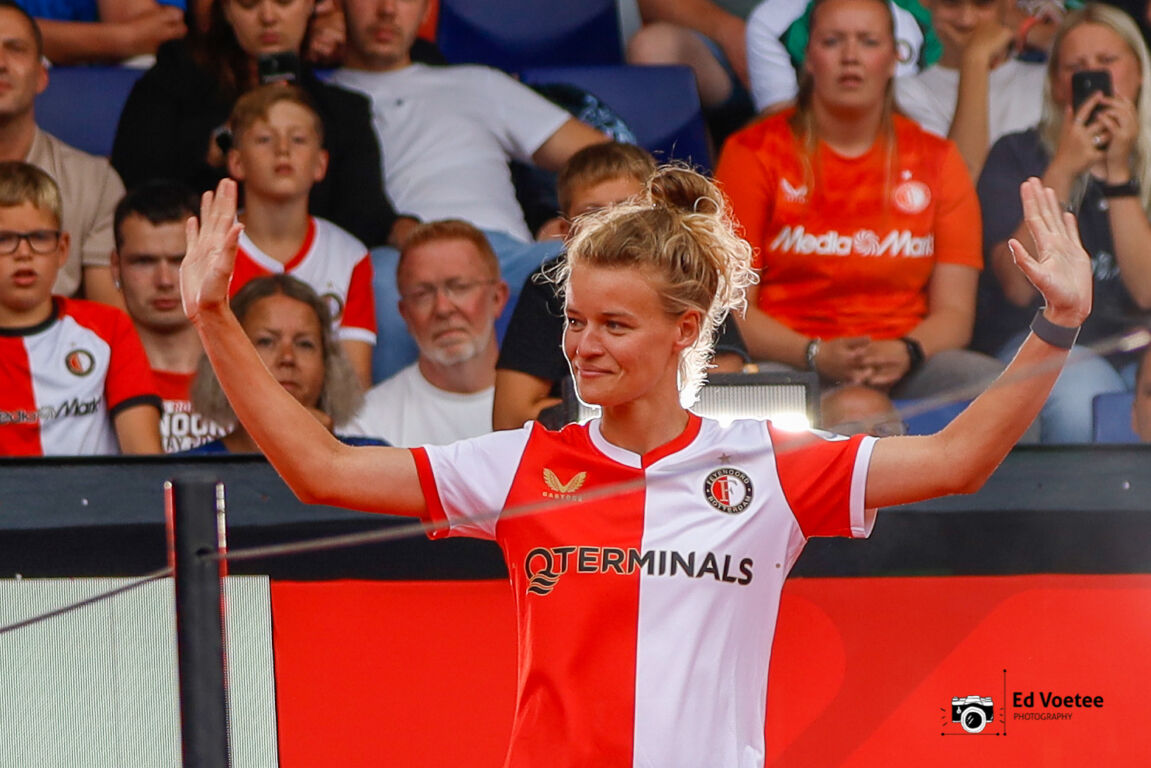 Esmee de Graaf op de open dag van Feyenoord