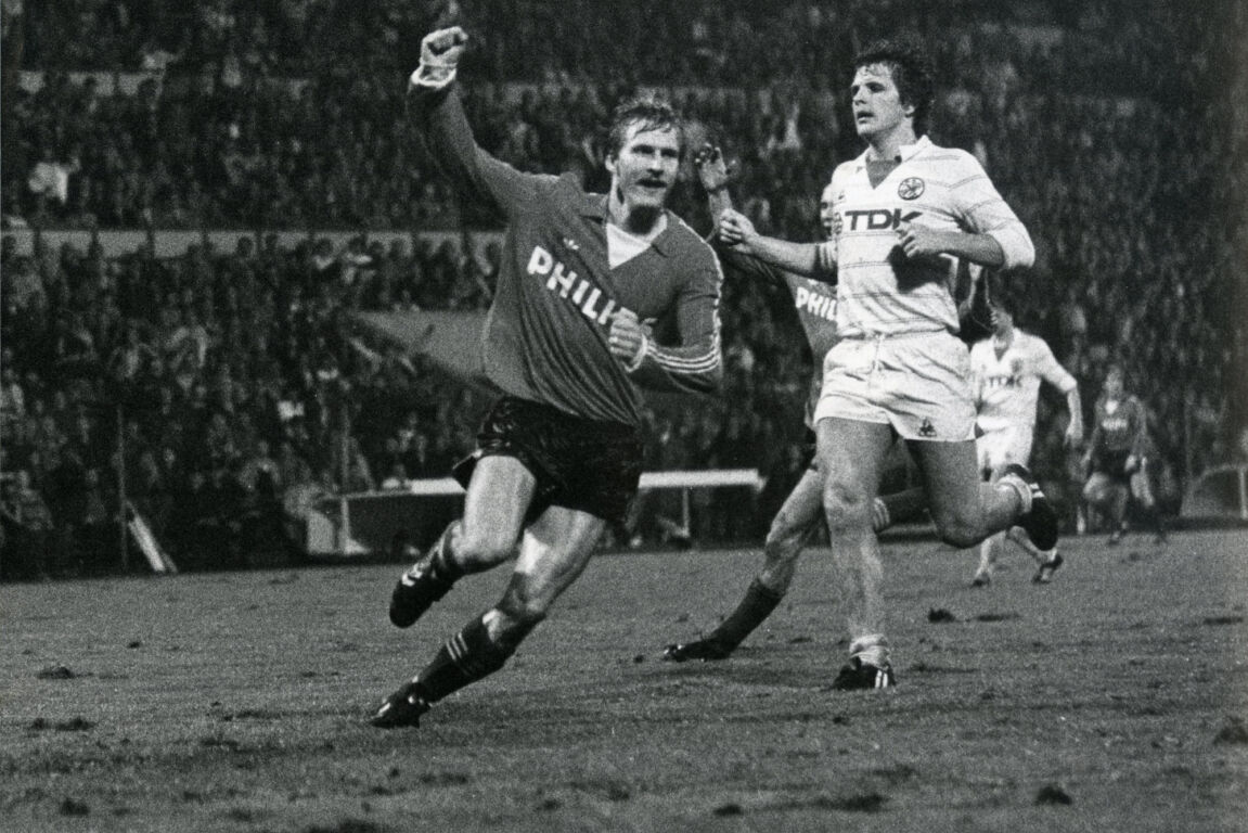 Hallvar Thoresen namens PSV tegen Ajax