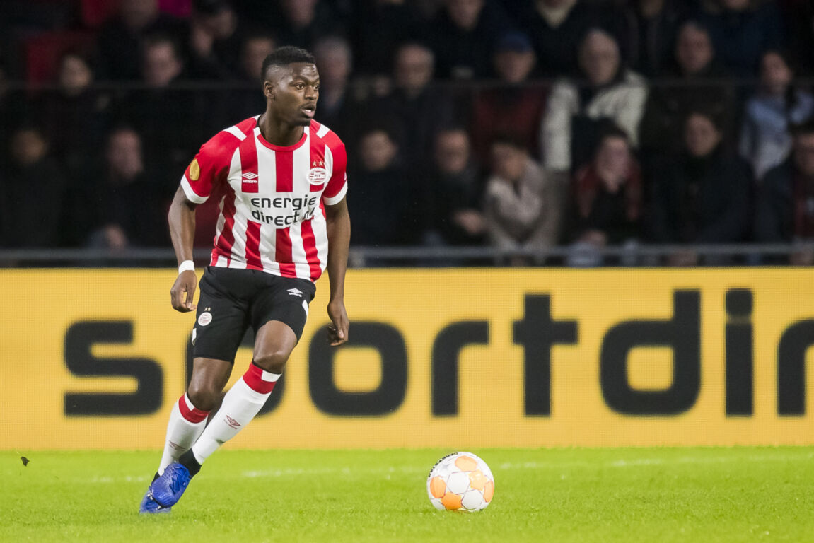 Nicolas Isimat-Mirin in het shirt van PSV