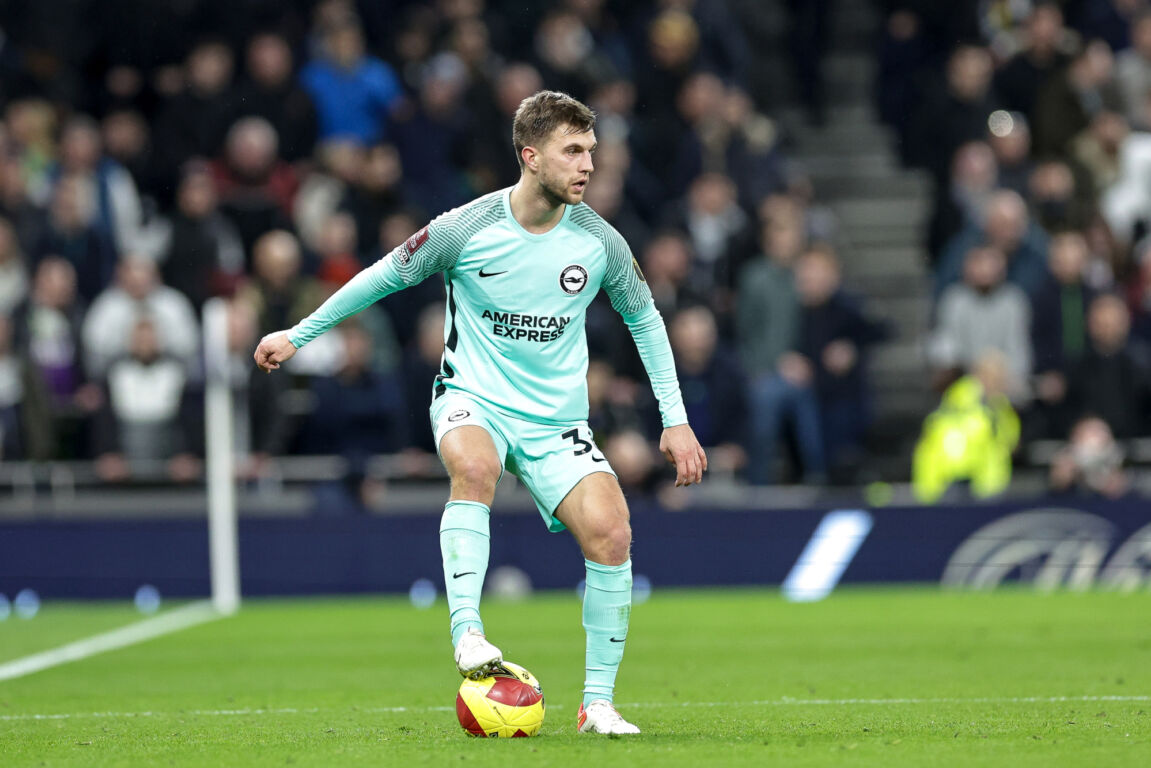 Joël Veltman in actie namens Brighton & Hove Albion