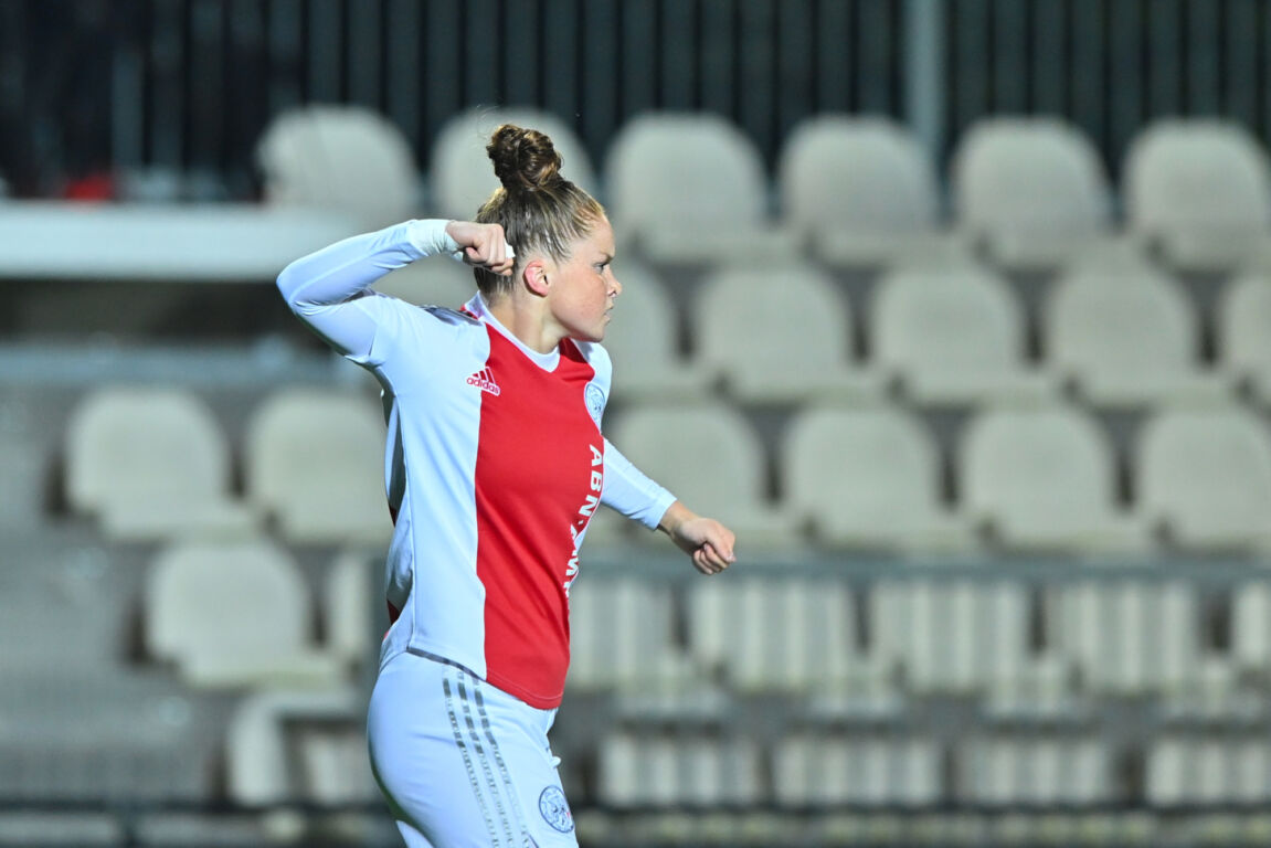 Nikita Tromp in het shirt van Ajax