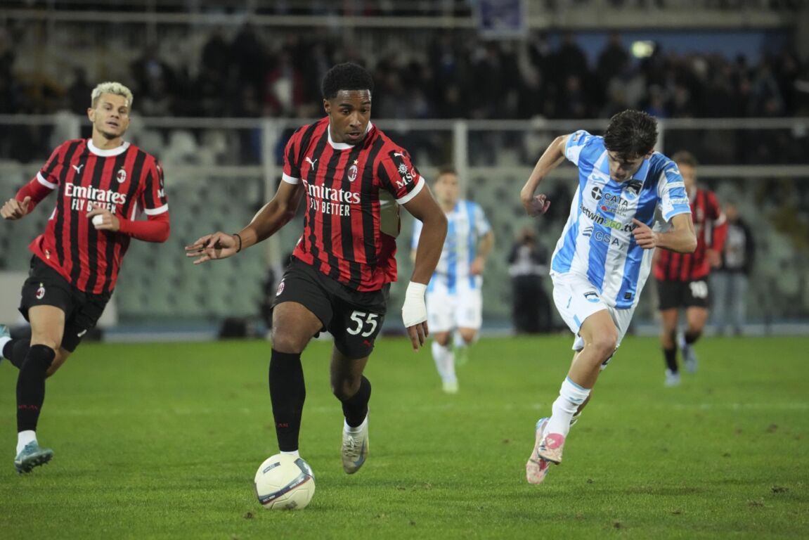 Silvano Vos in actie voor AC Milan