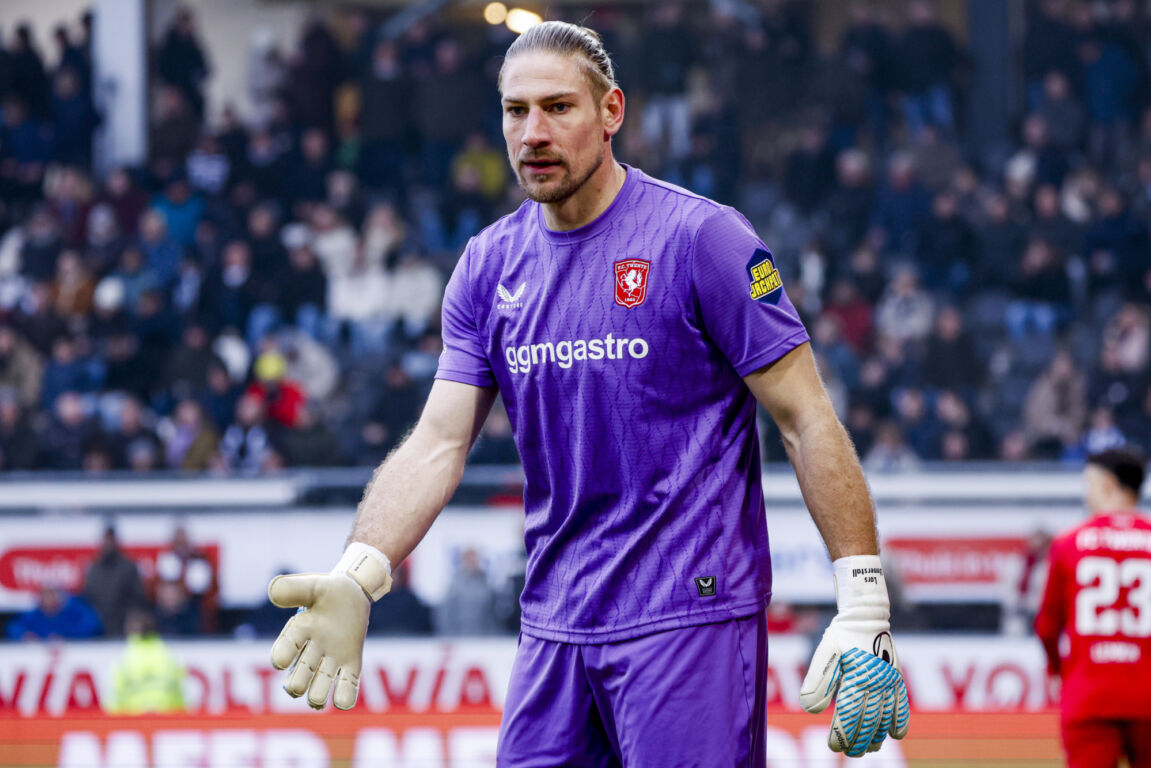 Lars Unnerstall tegen Heracles Almelo