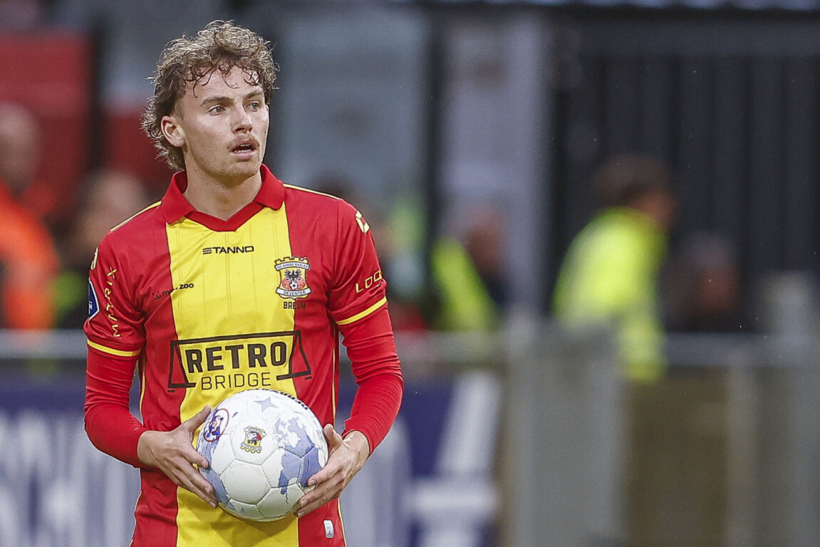 Jakob Breum heeft een bal vast
