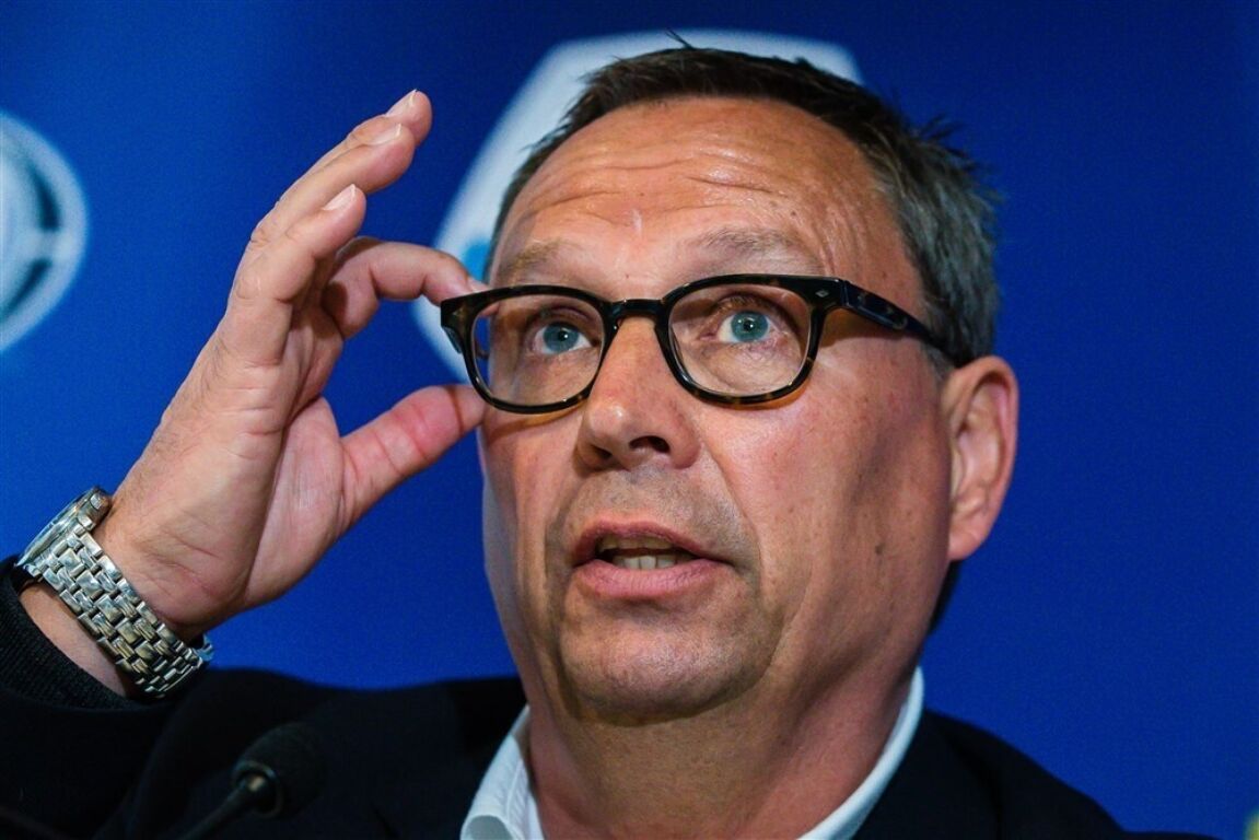 Jan Everse tijdens een persconferentie in 2015
