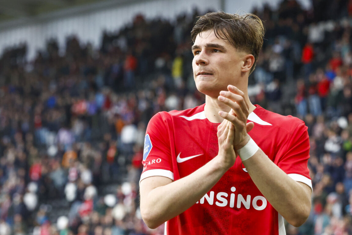 Wouter Goes bedankt de AZ-fans