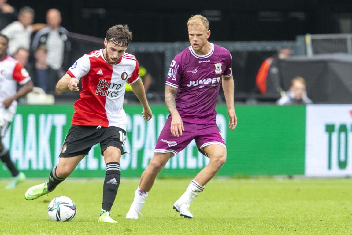 Luuk brouwers in duel met Orkun Kökcü
