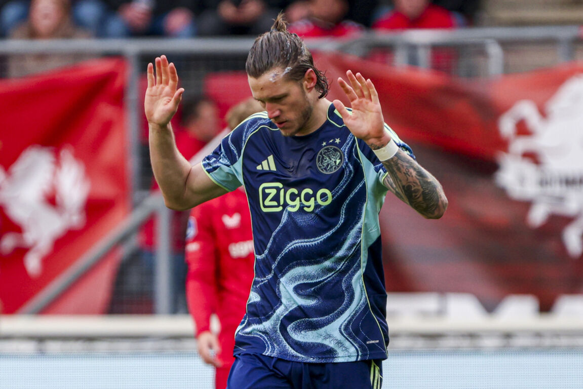 Wout Weghorst biedt zijn excuses aan na zijn goal