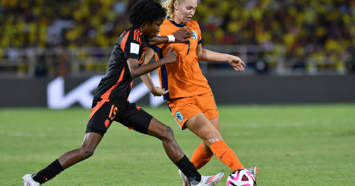 Aanvalster van PEC Zwolle haakt geblesseerd af bij Oranje O19