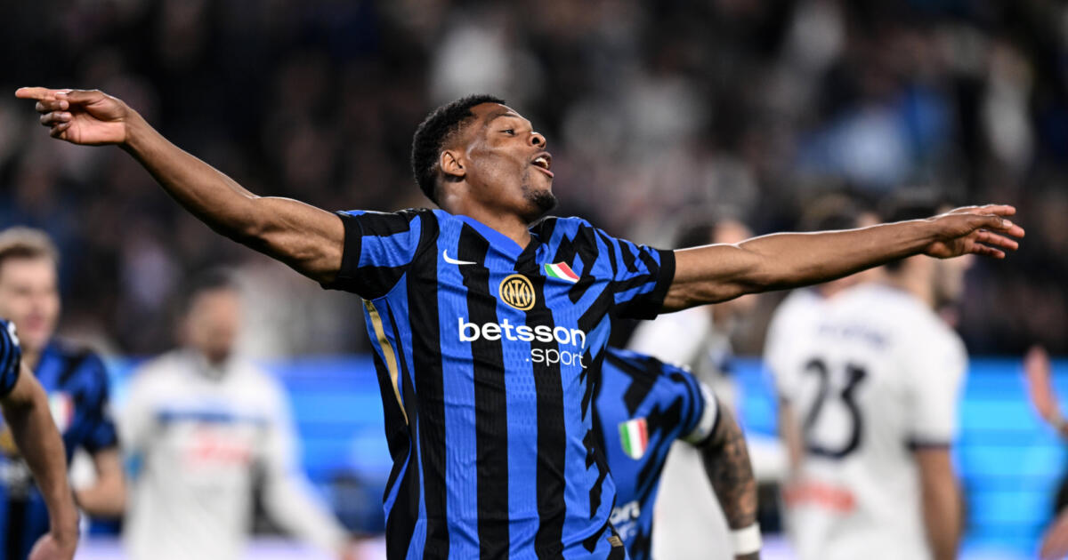 FOTO | Denzel Dumfries duikt plotseling op bij Eredivisie-club