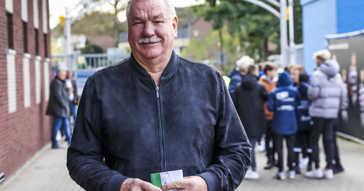 Frans van Seumeren lovend: "Dat vertaalt Ron Jans heel goed"