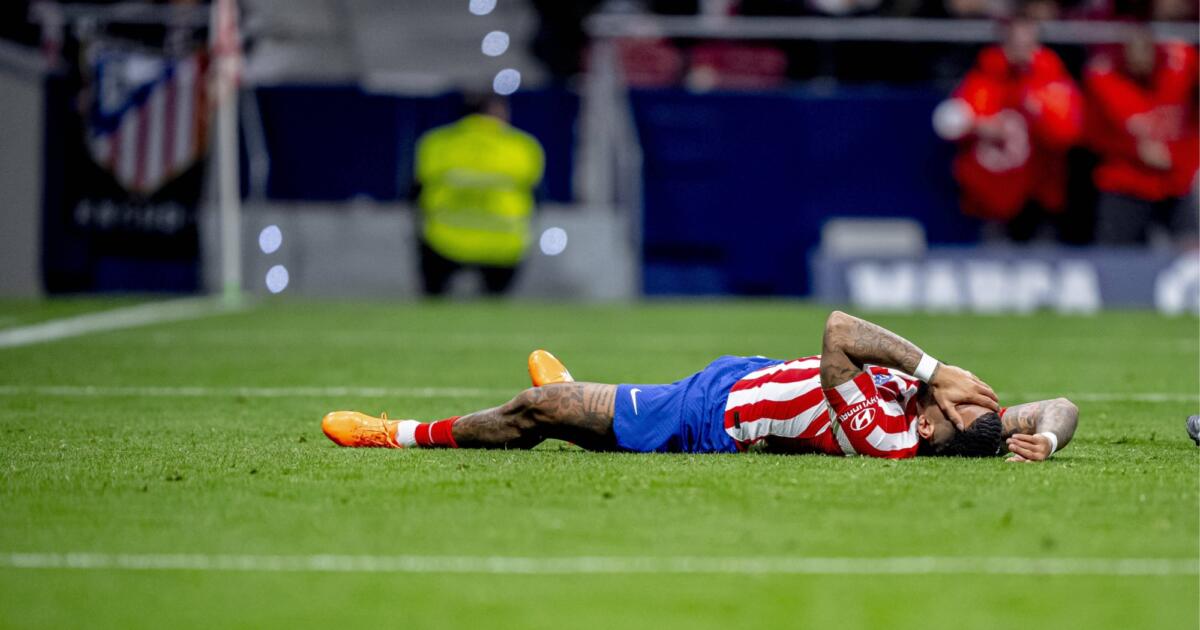 VIDEO Memphis Depay staat voor schut na mislukte… PSVFans