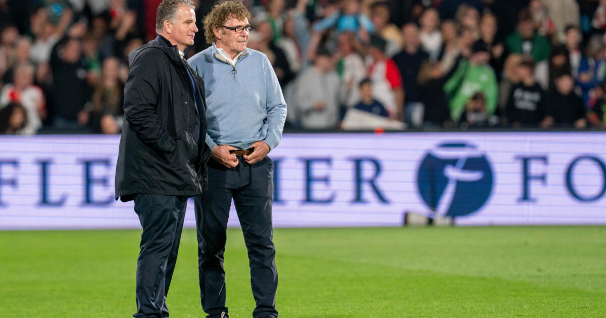 Van Hanegem wijst naar SC Heerenveen: 