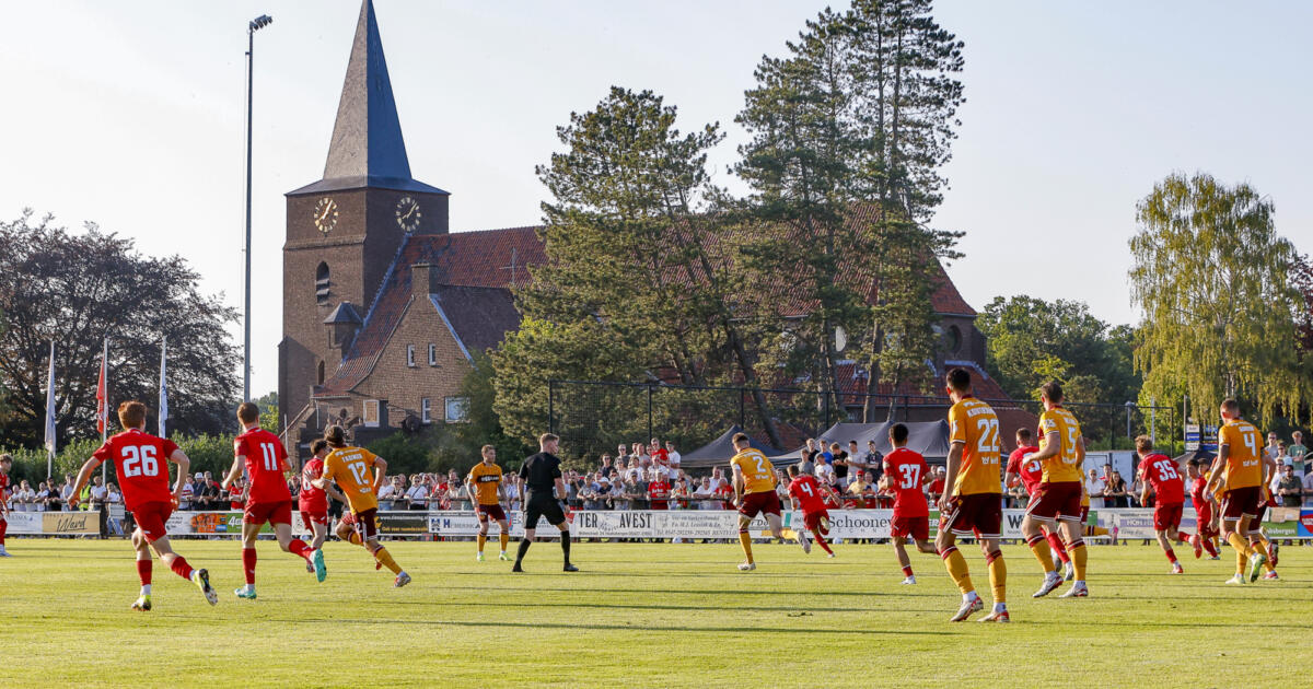 FC Twente oefent in Fleringen: 