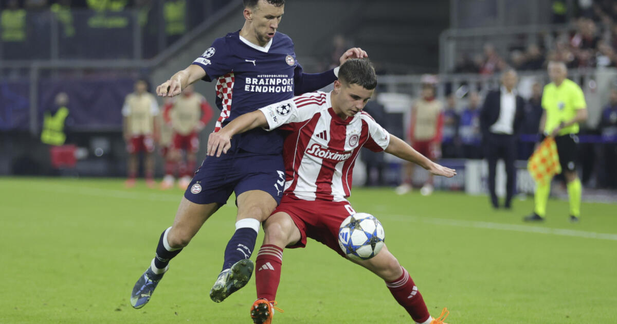 PSV steelt punt in Piraeus: 