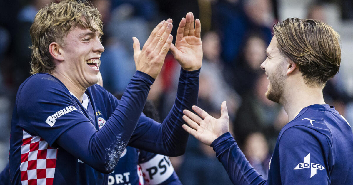 Effectief Jong PSV wint in doelpuntrijk duel van Helmond Sport