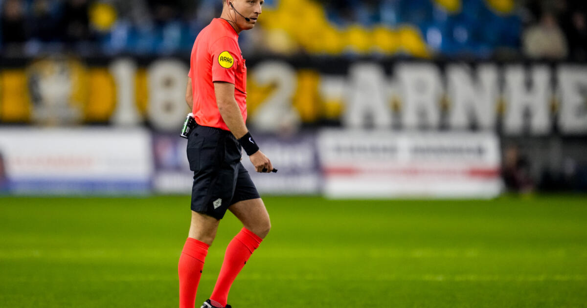 FC Twente speelt tegen FC Volendam met debuterend scheidsrechter