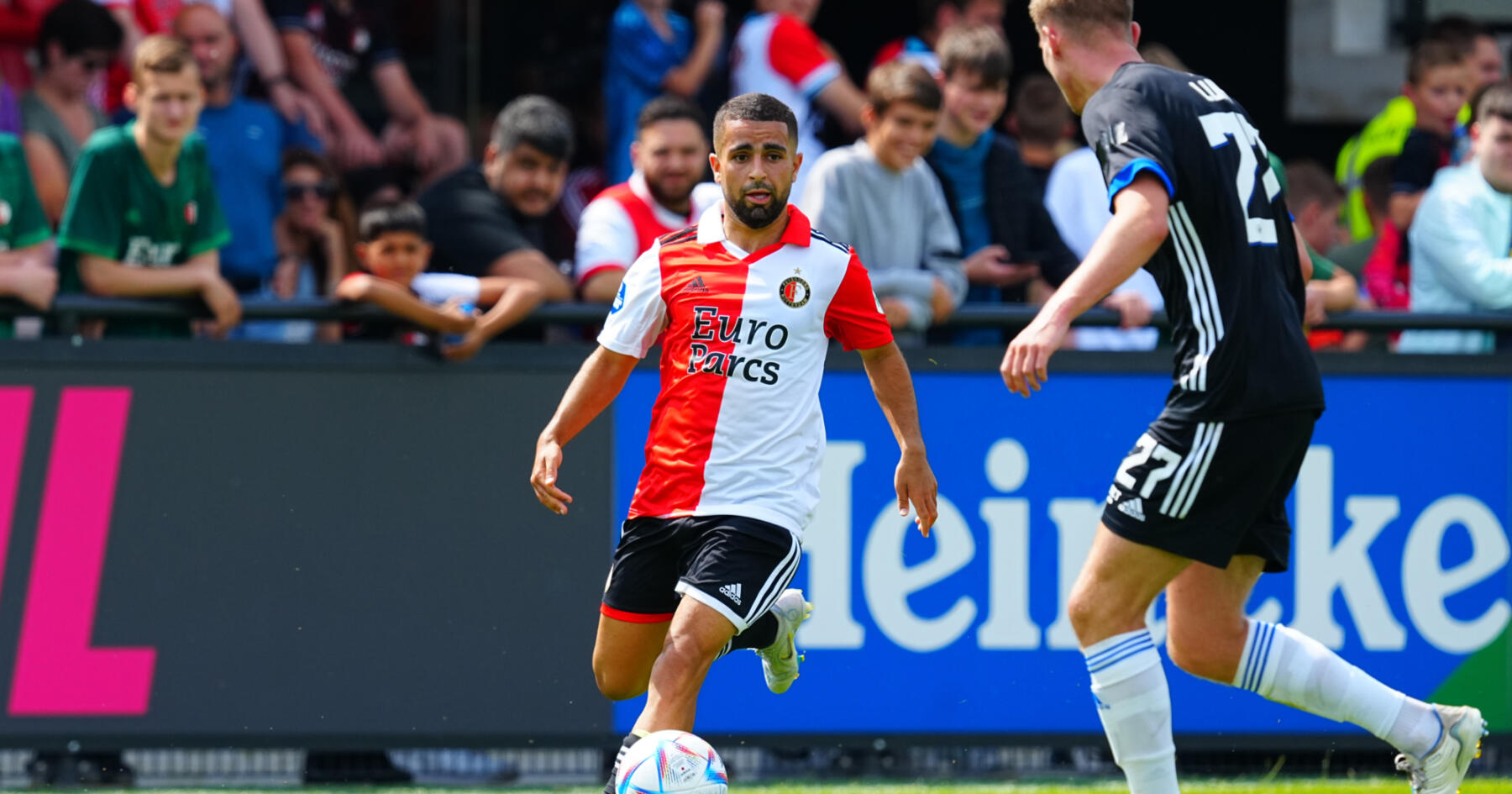 ‘Transfer van Feyenoord-aanvaller naar FC Twente in… | FeyenoordPings