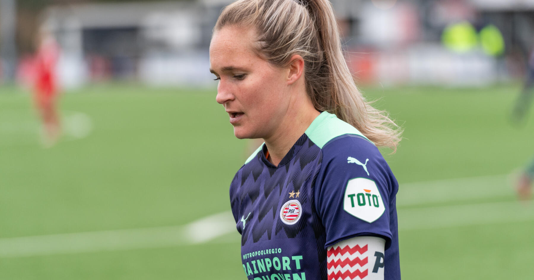 Desiree van Lunteren zet punt achter loopbaan… Vrouwenvoetbalnieuws