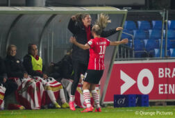 OP Desiree van Lunteren PSV - SC Heerenveen.jpg