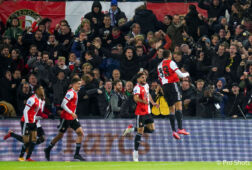 Dolle vreugde na een goal van Cyriel Dessers