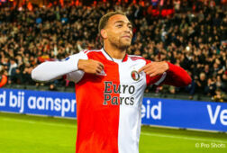 Cyriel Dessers juicht