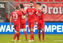 Robin Pröpper blij na een zege van FC Twente