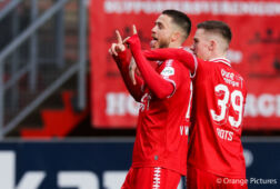 Ricky van Wolfswinkel juicht met Daan Rots
