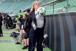 Noa Vahle in actie