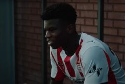Souleymane Sidibé in het shirt van PSV