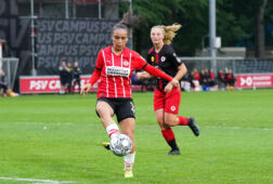 Een duel tussen PSV en Excelsior