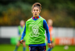 Chimera Ripa op het trainingsveld bij Oranje