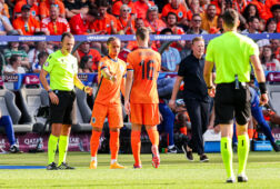 Joey Veerman wordt gewisseld