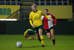 Rosa van Wershoven aan de bal namens Fortuna Sittard