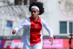 Lily Yohannes bij Ajax