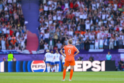 Engeland juicht, Vivianne Miedema is teleurgesteld